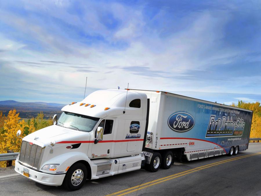  Peterbilt 587 2010 года  (фото 2 из 6)